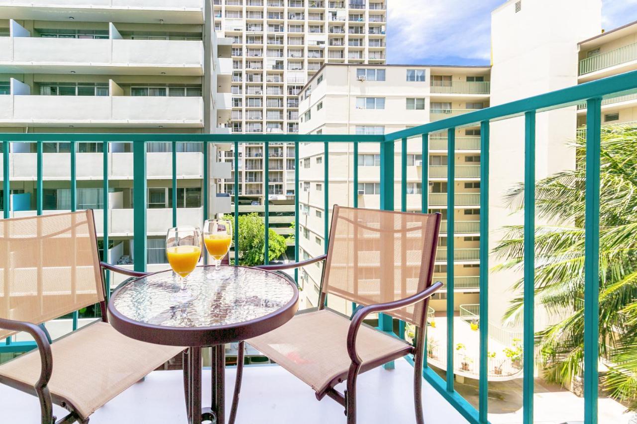 City View Studio With Pool Access In Aloha Surf! هونولولو المظهر الخارجي الصورة