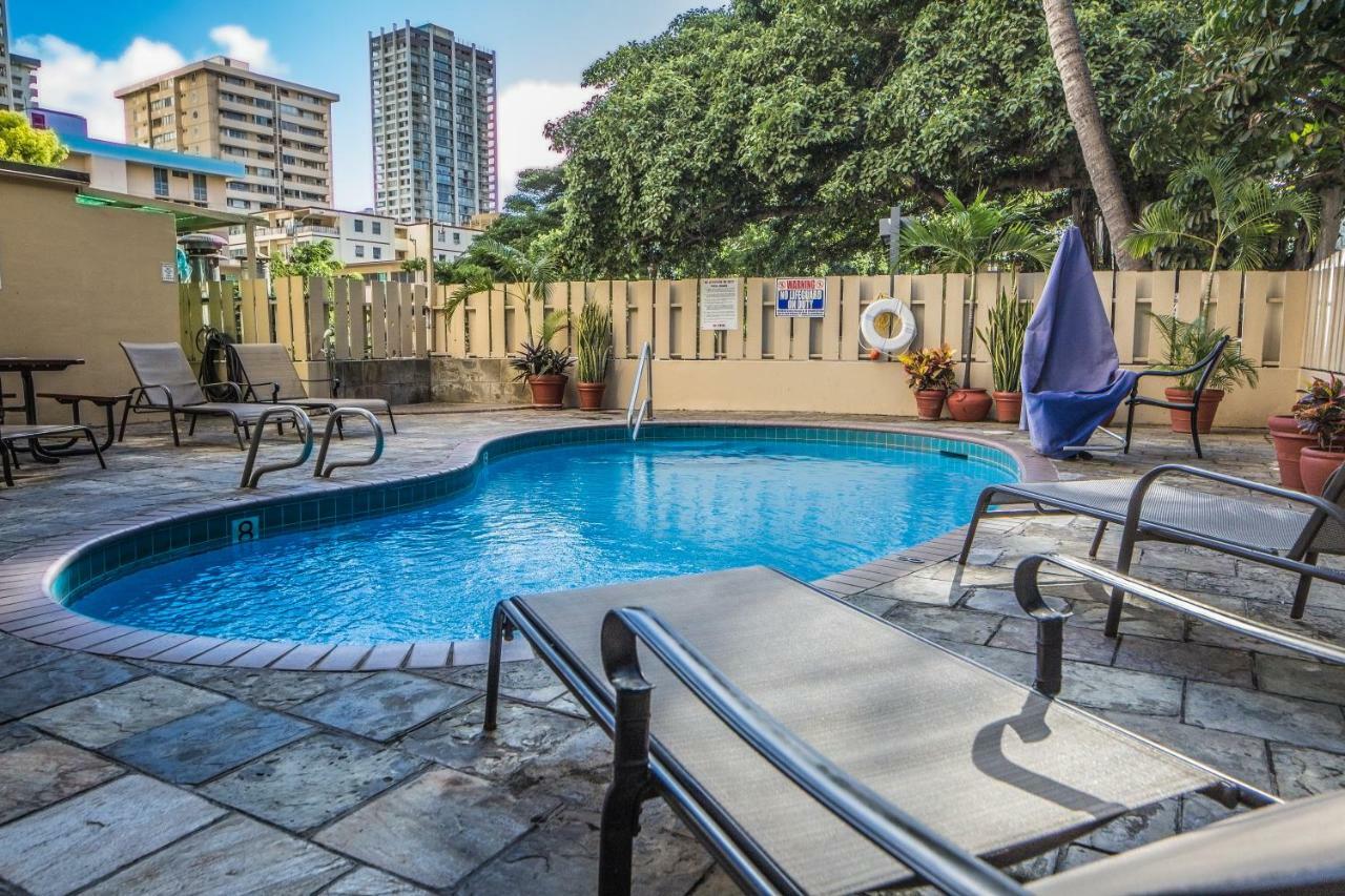 City View Studio With Pool Access In Aloha Surf! هونولولو المظهر الخارجي الصورة